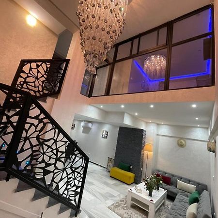 Appartement En Duplex Avec 3 Chambres Haut Standing Gueliz Marrakech マラケシュ エクステリア 写真