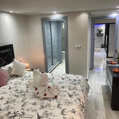 Appartement En Duplex Avec 3 Chambres Haut Standing Gueliz Marrakech マラケシュ エクステリア 写真
